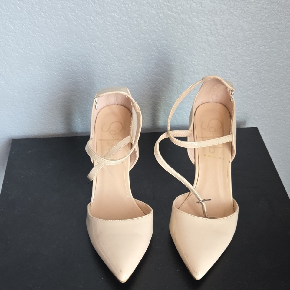 Stylish Nude Heels by Qupid